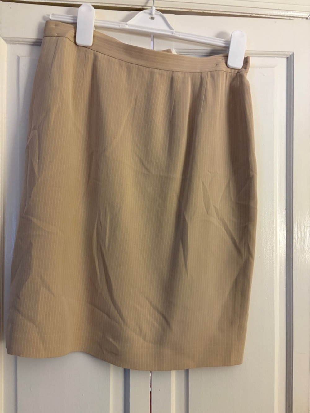 Jones New York 100% silk Neutral Beige Pinstripe Pencil Skirt